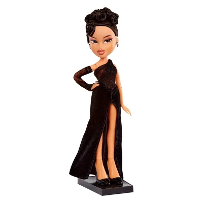 Bratz X Kylie Jenner Night Fashion Doll With Evening Gown, Pet Dog, And Poster 5 Bratz X Kylie Jenner Night Fashion Doll With Evening Gown, Pet Dog, And Poster - Image 3