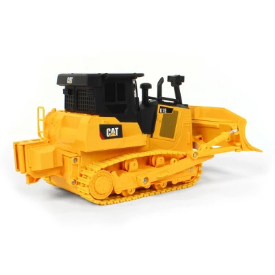 Diecast Masters 1/35 Caterpillar CAT D7E Track Dozer Radio Control Made Of Durable Plastic 23002 5 Diecast Masters 1/35 Caterpillar CAT D7E Track Dozer Radio Control Made Of Durable Plastic 23002 - Image 3