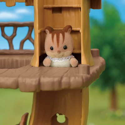 Calico Critters Lakeside Lodge Gift Set, Dollhouse Playset With Collectible Figure, Furniture And Accessories 5 Calico Critters Lakeside Lodge Gift Set, Dollhouse Playset With Collectible Figure, Furniture And Accessories - Image 3