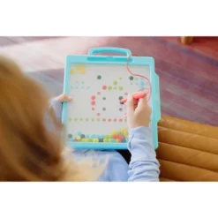 Chuckle & Roar Magnetic Dot Art Designer Travel Art Kit